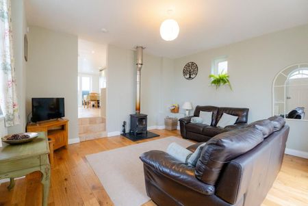 2 bedroom detached house to rent - Photo 2