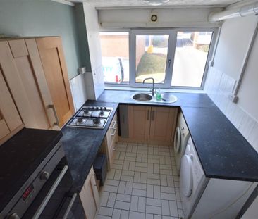2 bedroom flat to rent - Photo 3