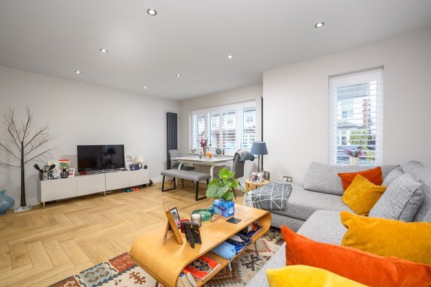 Annett Road, Walton-on-Thames, KT12 - Photo 1