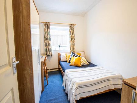 6 bedroom house to rent - Photo 4