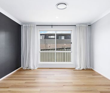 24 Floyd Street, Spring Farm NSW 2570 - House For Rent | Domain - Photo 1