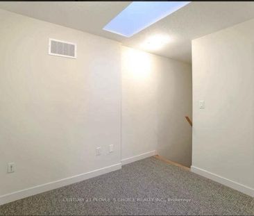 For Lease - 590 North Service Road, Hamilton, Ontario - Photo 6