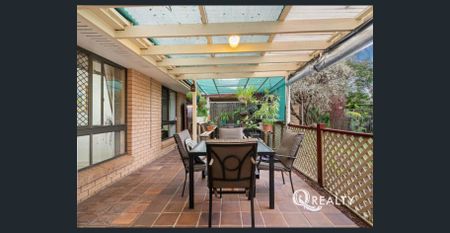 🏡 Right Next to Sunnybank Hills Shoppingtown! - Photo 3