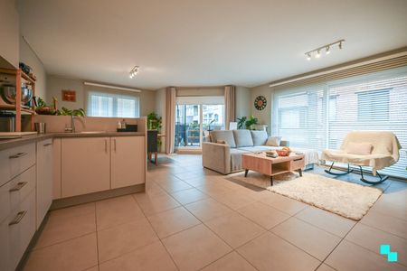 Aantrekkelijk en energiezuinig appartement in hartje Izegem - Photo 2