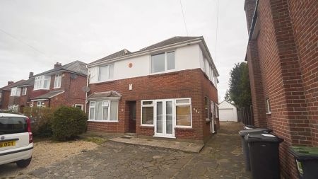 To Rent Wallisdown Rd, Wallisdown, Bournemouth, BH11 £1,760 pcm Tenancy Info - Photo 5