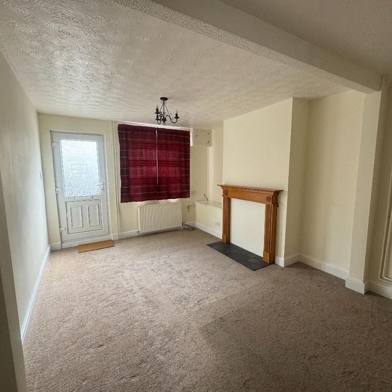 2 bedroom terraced house to rent - Photo 1
