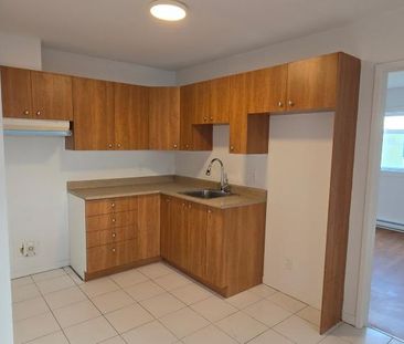 🏡✨ SUPERBE 4 ½ RÉNOVÉ À LOUER - Photo 4