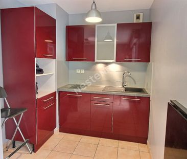 A LOUER - APPARTEMENT - 1 CHAMBRE - BALCON - UN GARAGE - Photo 6