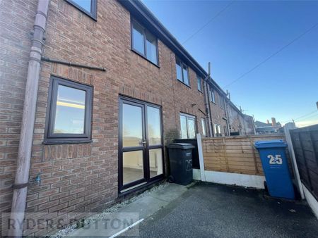 Denton Lane, Chadderton, Oldham, Greater Manchester, OL9 - Photo 5