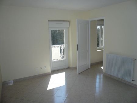 Location Appartement 3 pièces 71m² - Photo 4