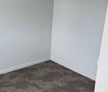 Charming 3BR Townhouse in Avalon! - Photo 1