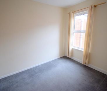 70 Greenore Street, Belfast, BT6 8NF - Photo 5