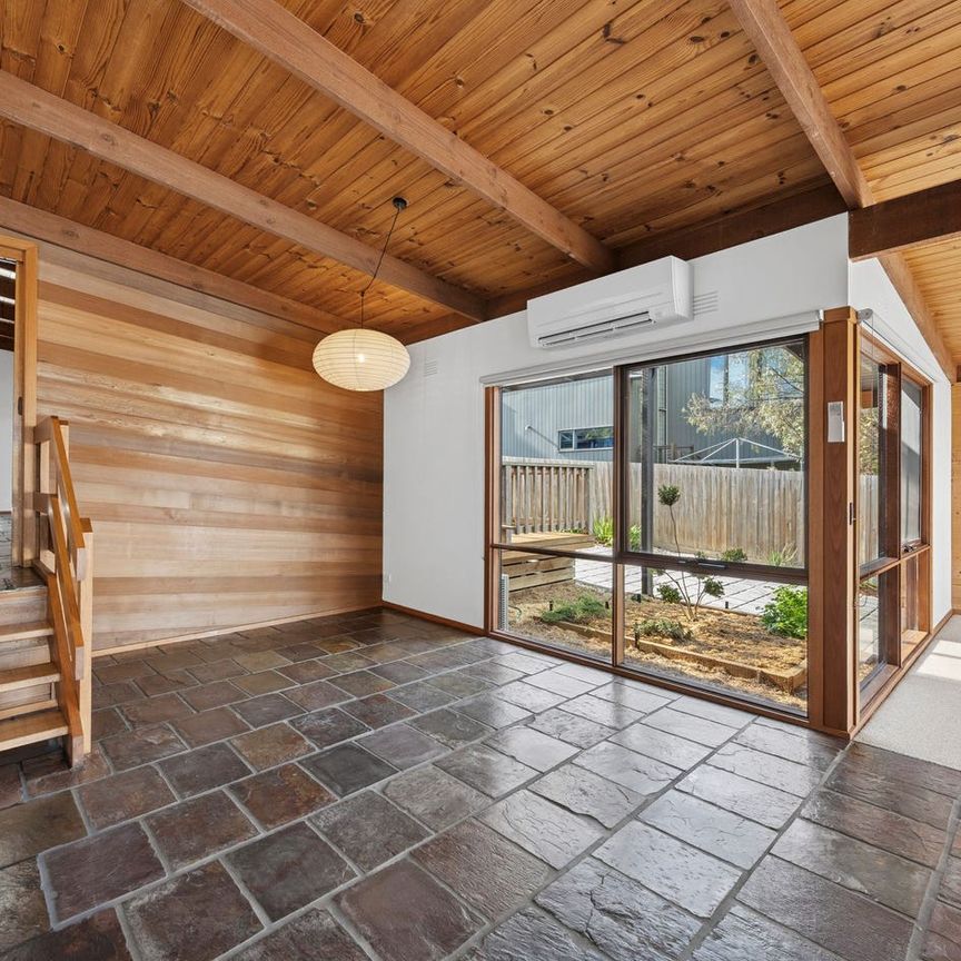 Naturally, Timeless! - Photo 1