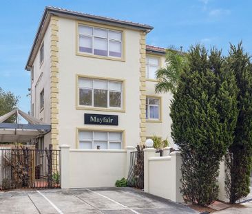 Neat, Sweet & Complete In Elwood - Photo 1