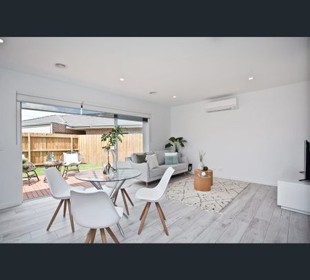 5/27 Runcorn Crescent, Deer Park, Vic 3023 - Photo 3