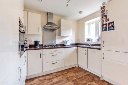 2 bedroom semi-detached house to rent - Photo 4