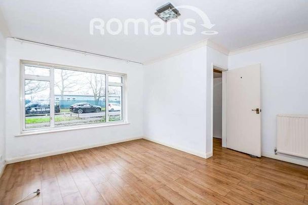 Fernhill Road, Farnborough, GU14 - Photo 1