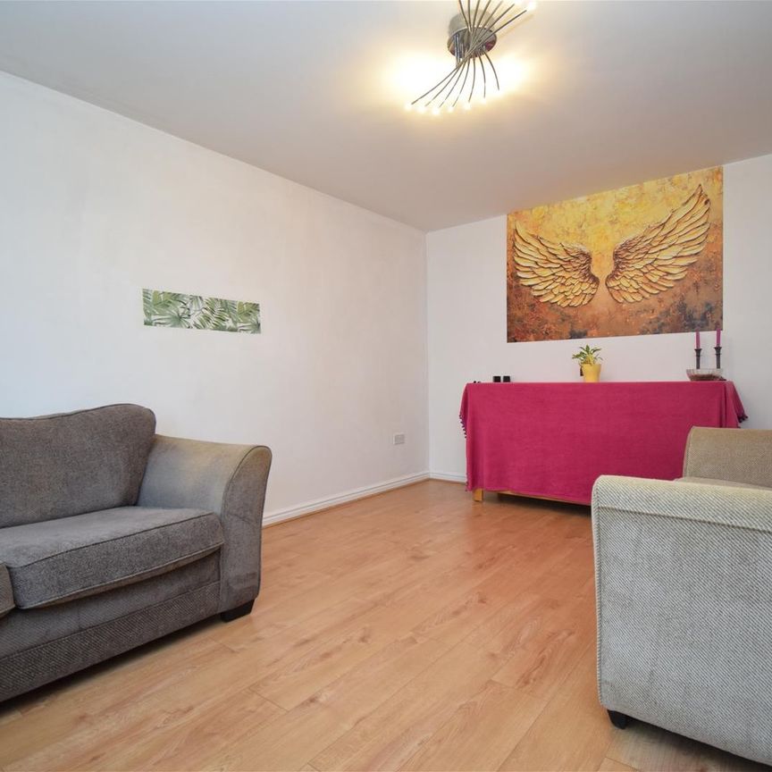 The Rowans, Robin Hood, Wakefield - Photo 1