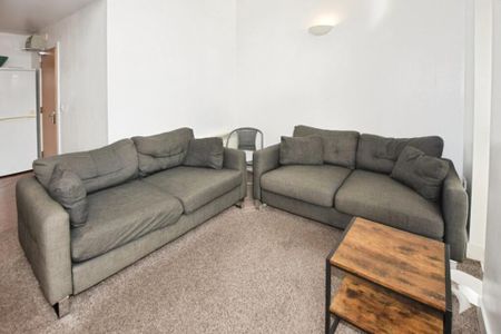 3 Bed Flat, Steele House, M5 - Photo 3