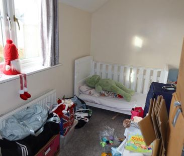 3 bedroom terraced house to rent - Photo 6