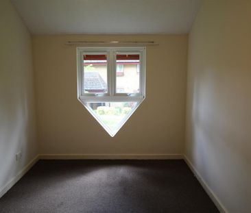 1 Bedroom Flat to Rent in Yarwell Court, Highfield Crescent, Ketter... - Photo 2