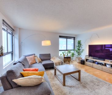 460 Rue du Champ de Mars, Montréal (Ville-Marie), QC H2Y - Photo 1