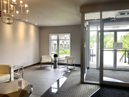 Penthouse sur 2 étages avec stationnement intérieur. - Photo 2