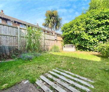 Glebe Way, Hanworth, Middlesex, TW13 6HH - Photo 5