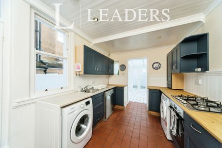 4 bedroom house to rent Meads Street, Eastbourne, BN20 - Photo 5