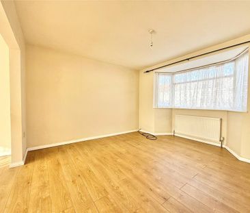 3 bedroom end of terrace house to rent - Photo 1