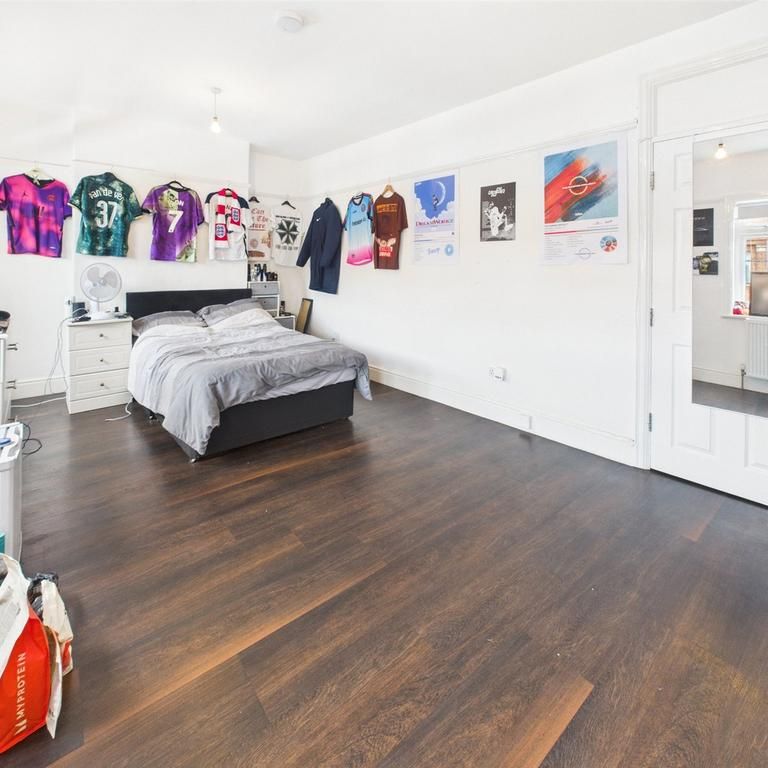 4 bedroom apartment to rent - Photo 1