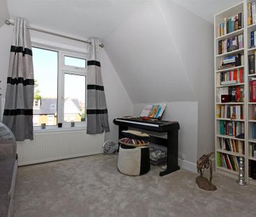 3 bedroom flat to rent - Photo 6
