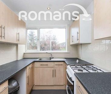 Dollis Drive, Farnham, GU9 - Photo 3