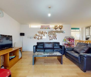 2 bedroom ground floor flat to rent - Photo 1