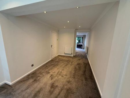 4 bedroom detached house to rent - Photo 5