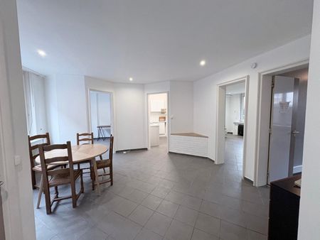 Location Appartement 4 pièces 79m² VALENCIENNES 59300 - Photo 2