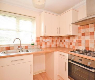 2 bedroom maisonette to rent - Photo 5