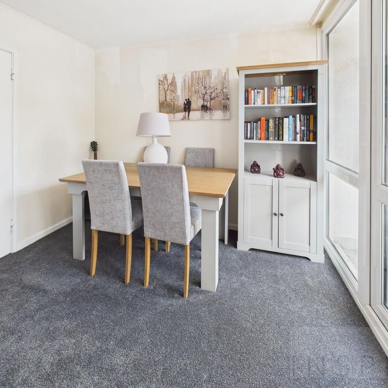3 bedroom maisonette to rent - Photo 1