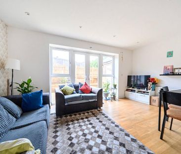 3 bedroom semi-detached house to rent - Photo 2