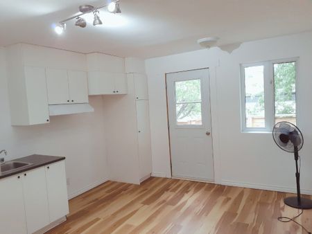 Condo for rent, Longueuil (Saint-Hubert) - Photo 3