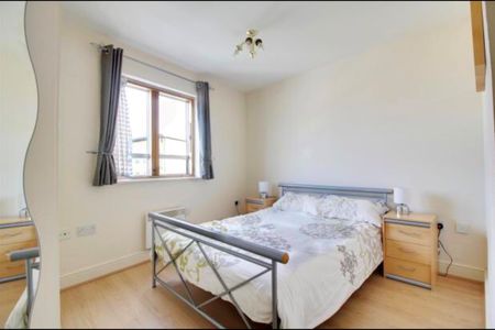 1 Bed Flat, Robert House, HA1 - Photo 2