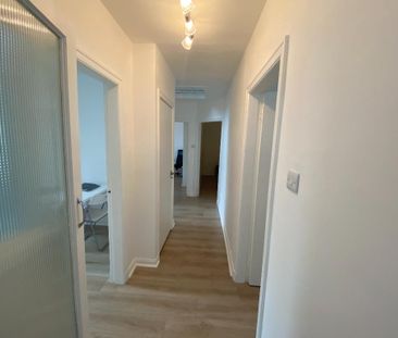 2 bedroom semi-detached house to rent - Photo 6