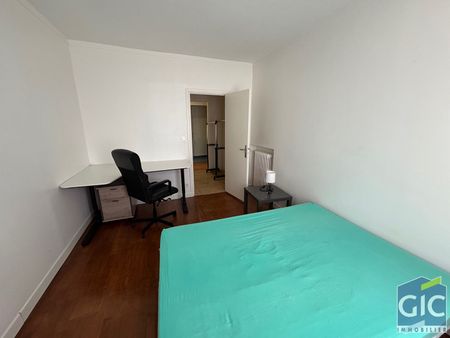 Location Appartement 3 pièces 82m² - Photo 3