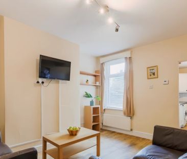 3 Bed 1 Bath - Photo 2