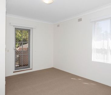 Spacious One-Bedroom Apartment in a Convenient Location - Photo 6