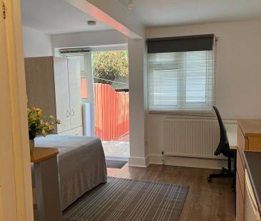 Studio to rent - Photo 3