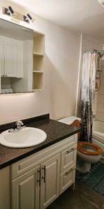 4 1/2 à un prix exceptionnel : 1124$/mois !!! En stand by - Photo 4