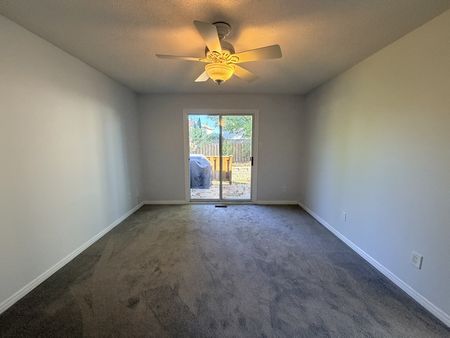 East Barrie: 3+1 Detached Home, Buchanan St. - Photo 3