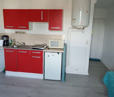 LE MANS - CHASSE ROYALE STUDIO MEUBLE 20M2 UNE PIECE PRINCIPALE SAL... - Photo 2