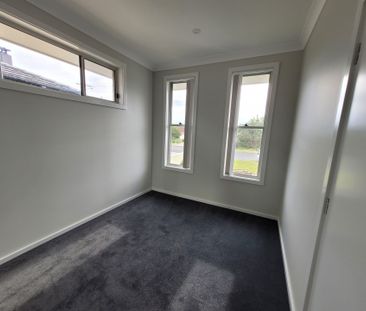 Modern Home - Photo 3